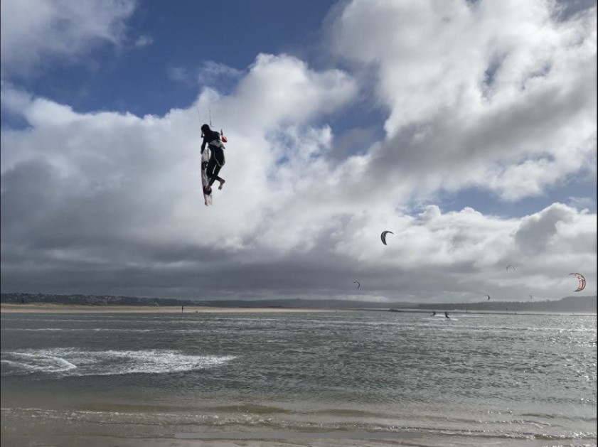 kitesurfing tricks in Foz do Arelho